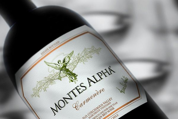 Rượu vang Chile Montes Alpha Carmenere